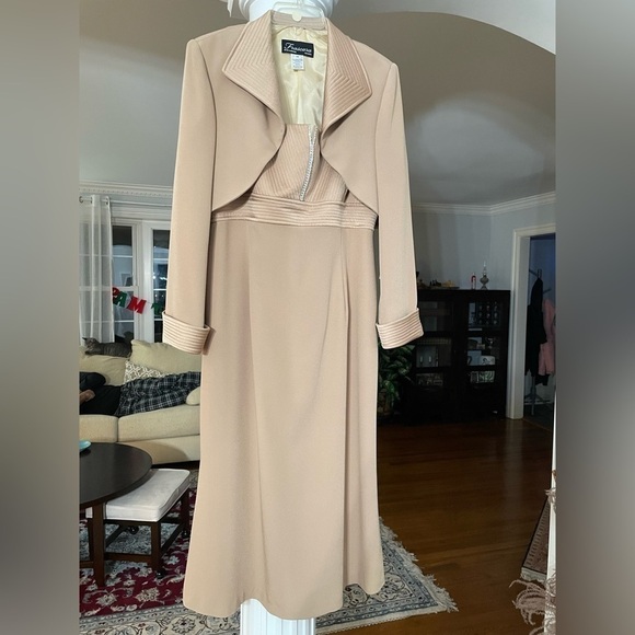 Franscara Beker Toronto tan satin special occasion formal gown & jacket - Picture 2 of 10